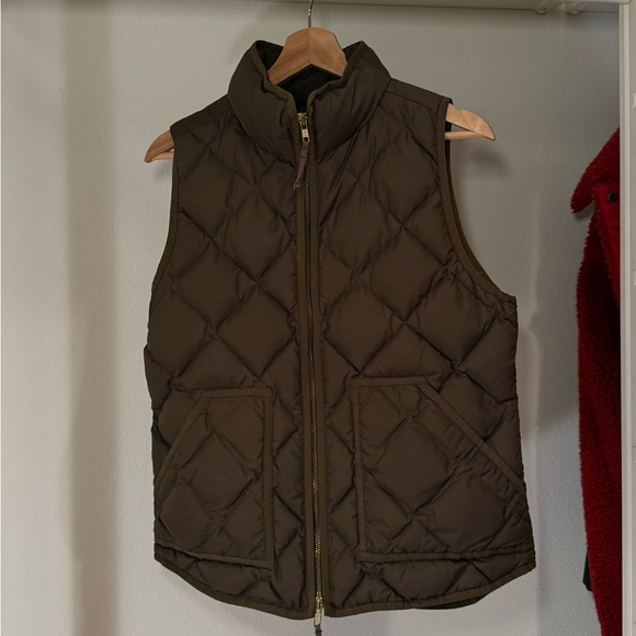 J. Crew Jackets & Blazers - J. Crew Quilted Olive Down Vest